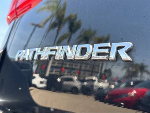 2020 Nissan Pathfinder SV