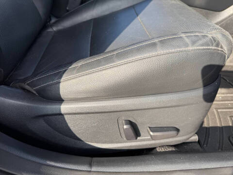 2017 Kia Cadenza Premium