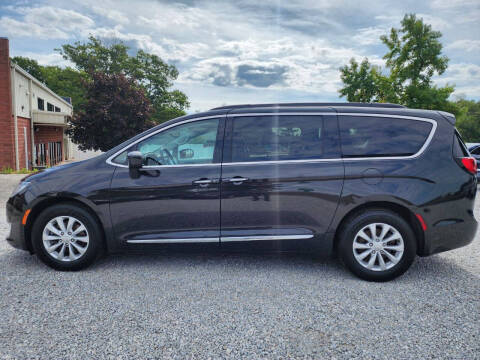 2017 Chrysler Pacifica Touring Plus