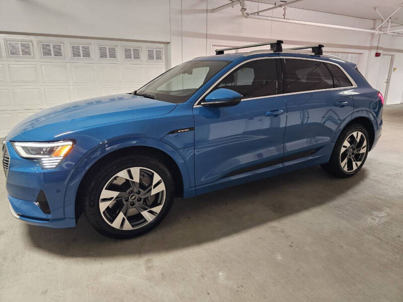 2019 Audi e-tron Prestige's photo