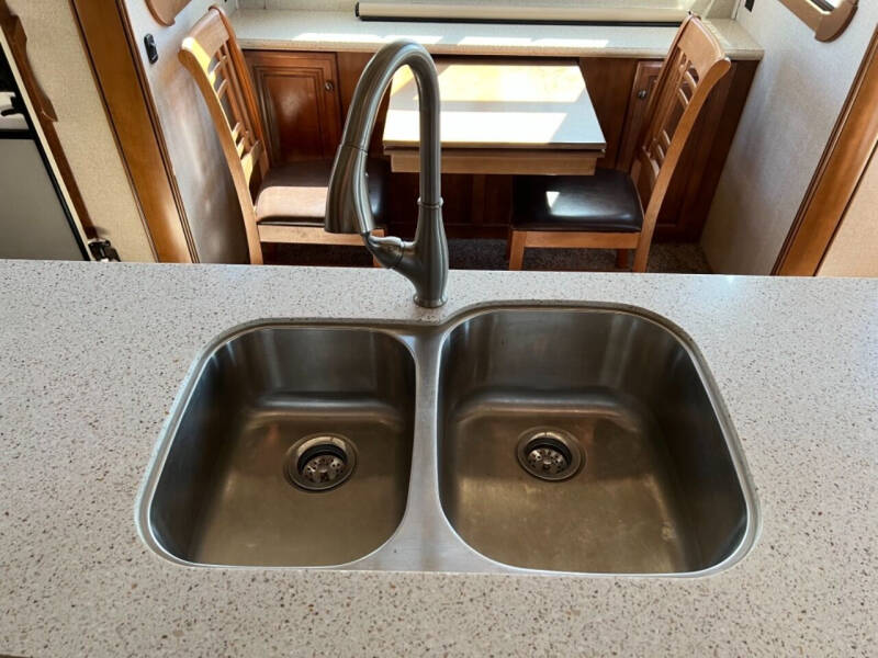 2018 Thor Motor Coach Redwood