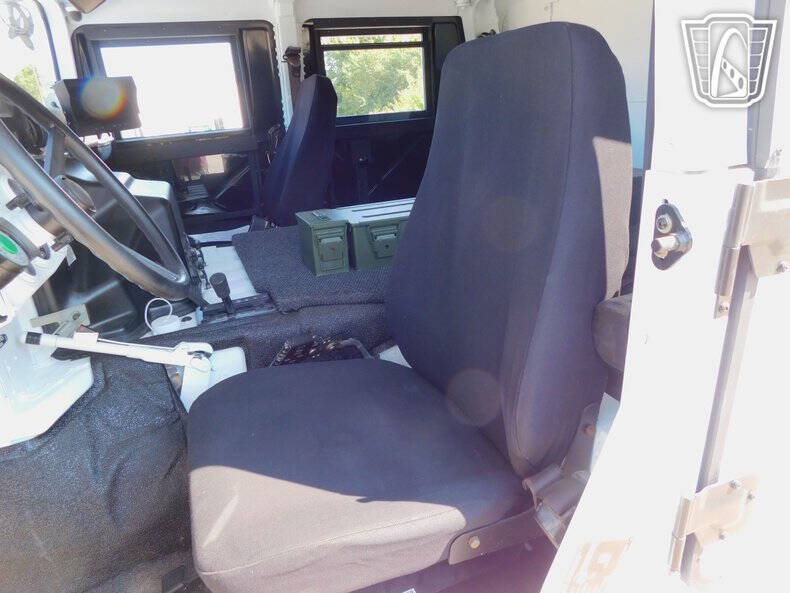 2008 AM General Hummer