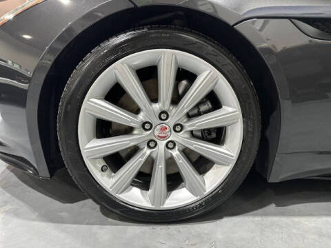 2017 Jaguar F-TYPE Premium