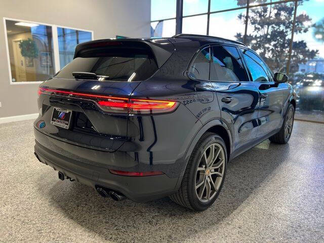 2023 Porsche Cayenne Platinum Edition