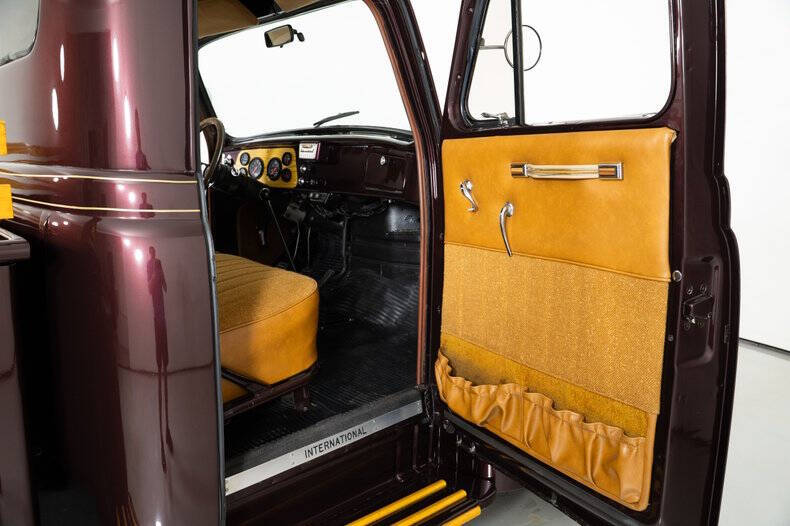 1954 International R100