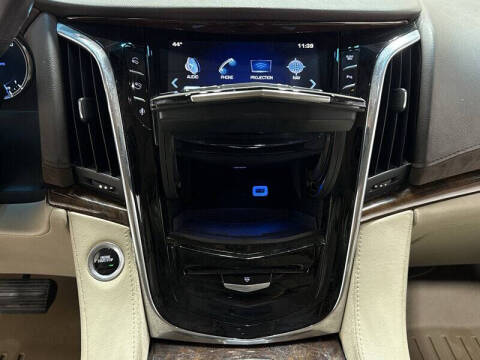 2016 Cadillac Escalade Luxury Collection