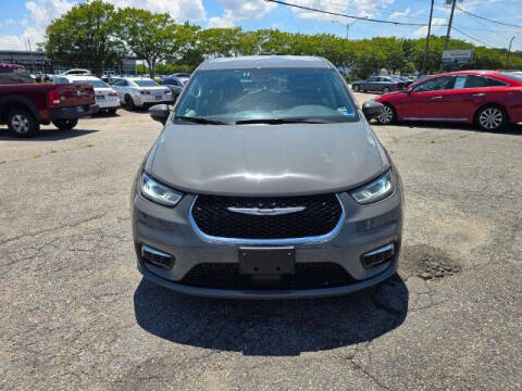 2023 Chrysler Pacifica Touring L