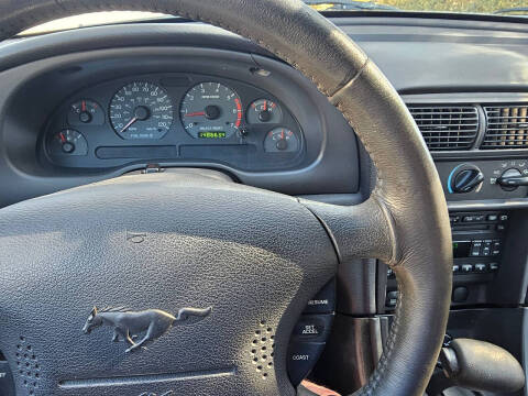 2003 Ford Mustang Deluxe