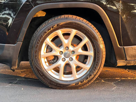 2017 Jeep Cherokee Sport