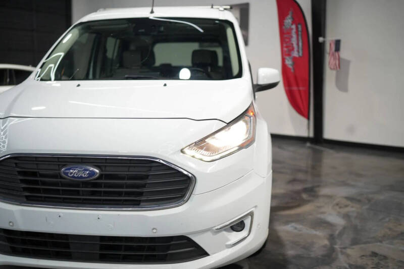 2022 Ford Transit Connect Titanium