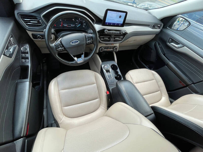2022 Ford Escape SEL