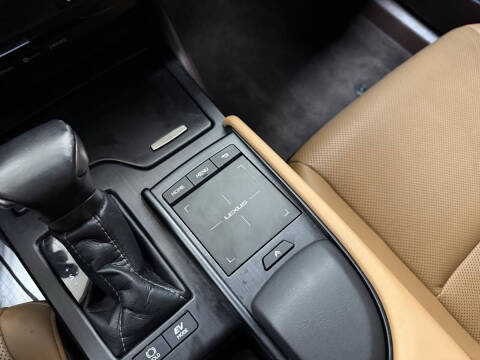 2021 Lexus ES 300h