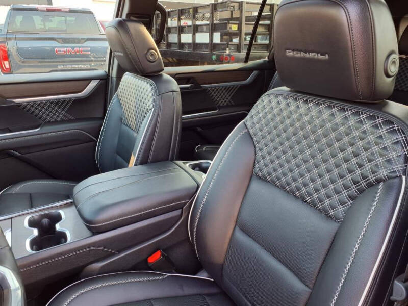 2024 GMC Acadia Denali