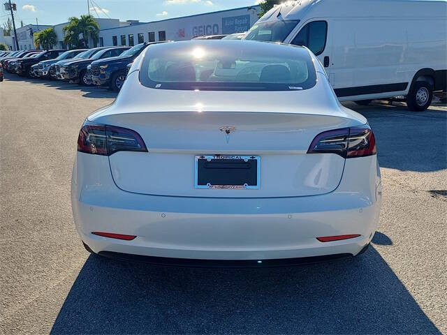 2021 Tesla Model 3 Standard Range Plus