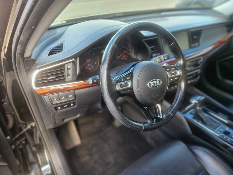 2018 Kia Cadenza Technology