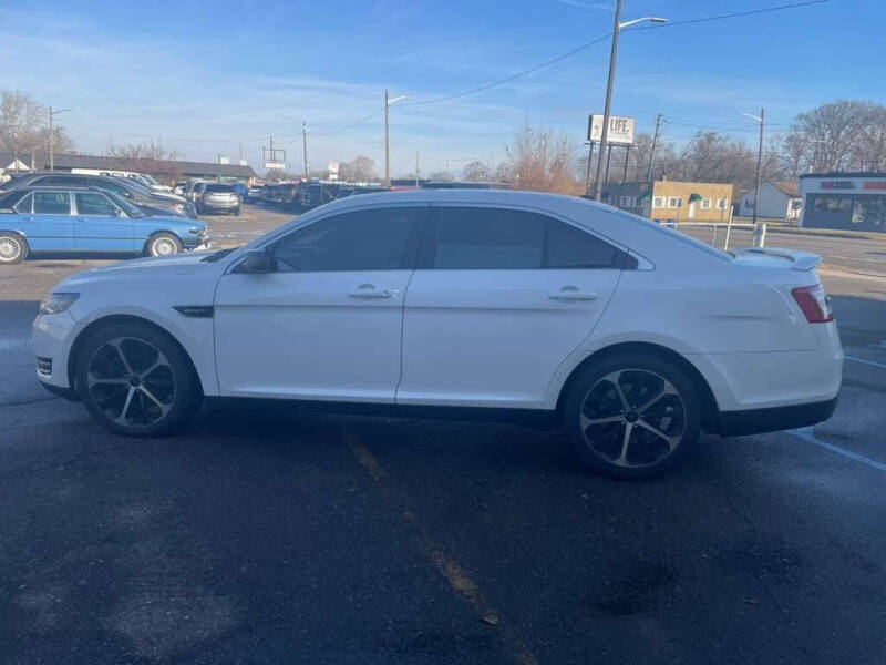 2016 Ford Taurus SHO