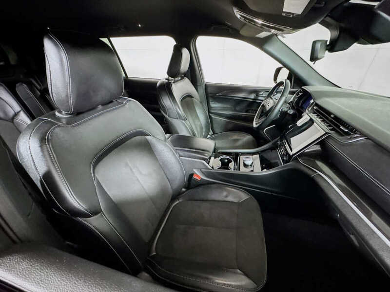 2022 Jeep Grand Cherokee L Altitude