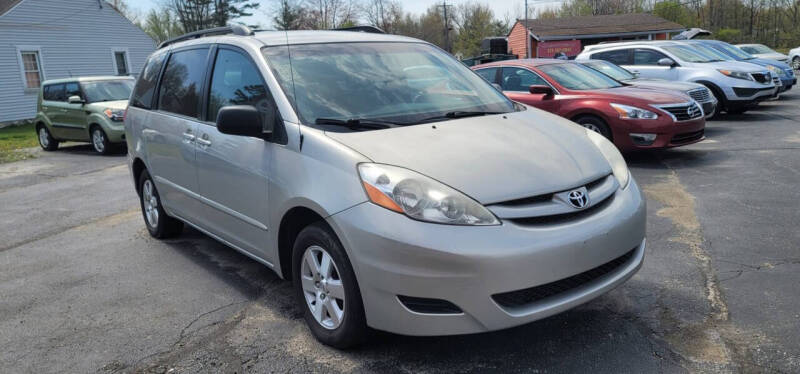 2006 Toyota Sienna for sale at Gear Motors in Amelia OH