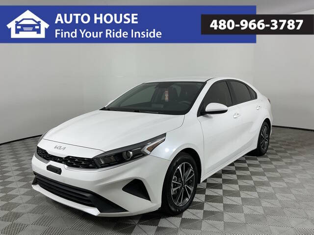 2024 Kia Forte LXS's photo