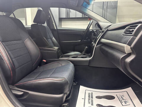 2015 Toyota Camry SE