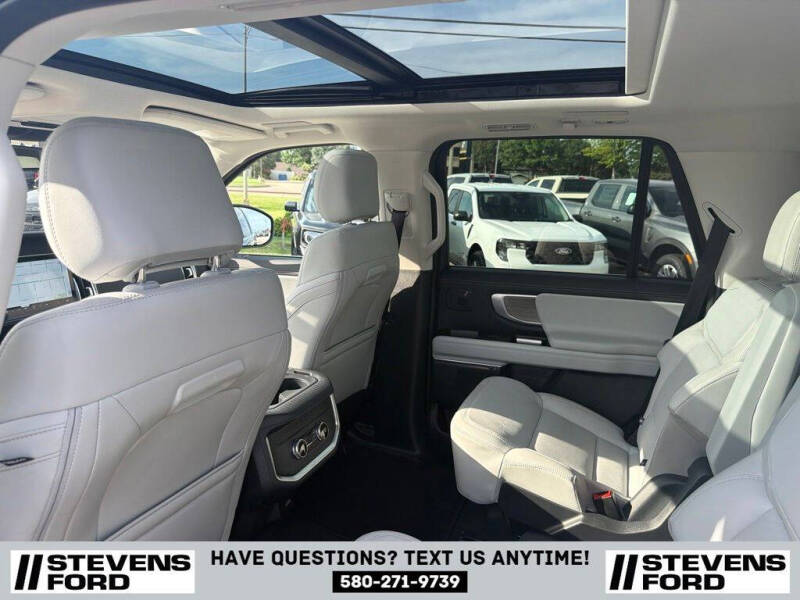 2025 Ford Expedition Platinum