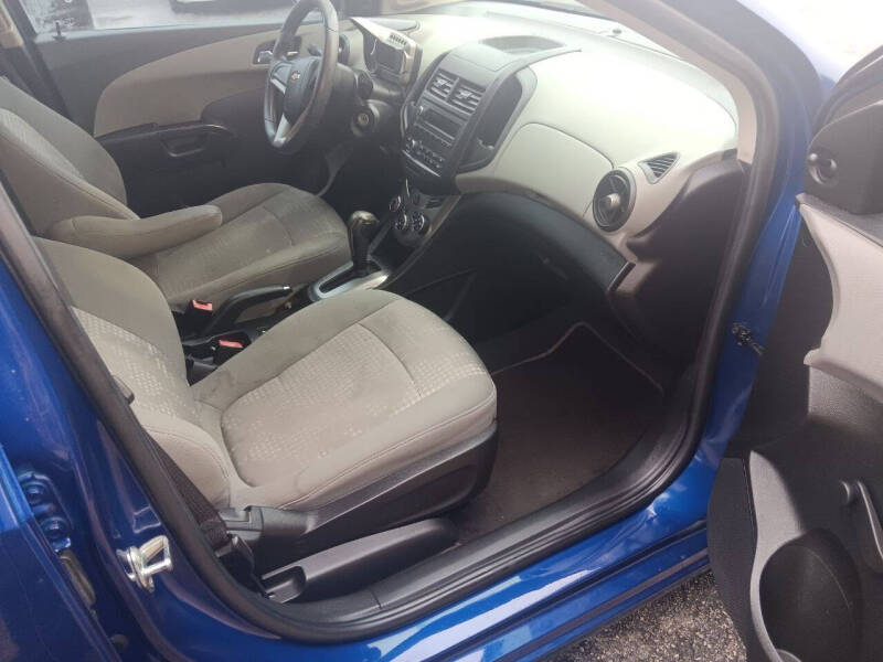 2013 Chevrolet Sonic LS Auto