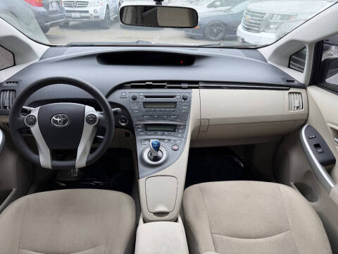 2010 Toyota Prius III