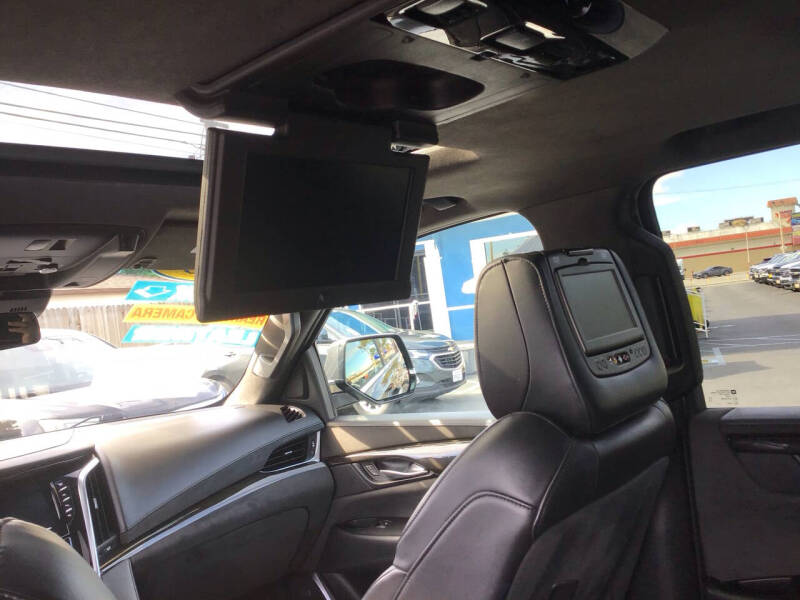 2018 Cadillac Escalade Platinum