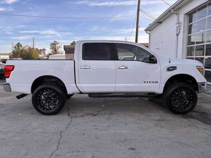 2017 Nissan Titan SV