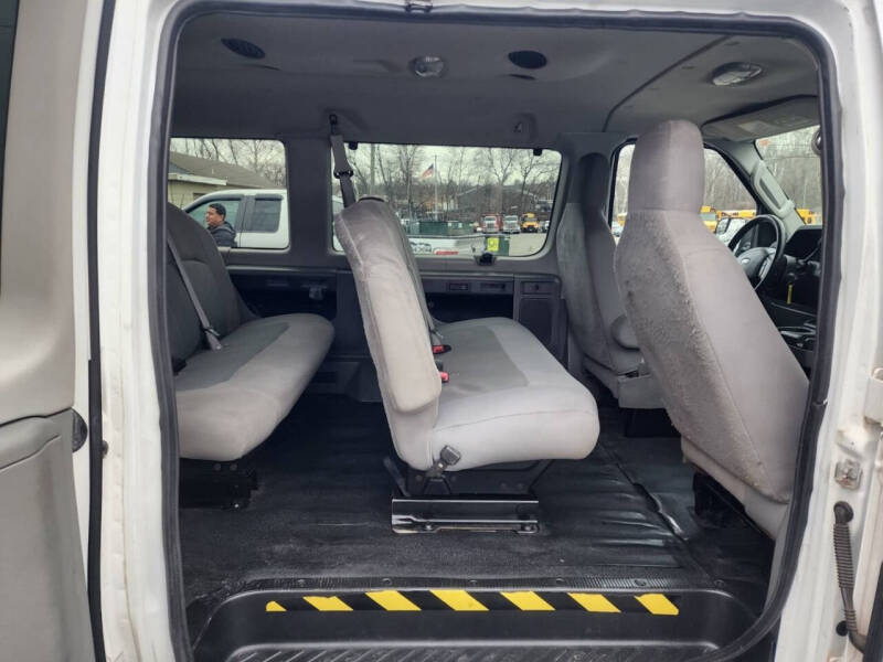 2014 Ford E-Series E-350 SD XLT