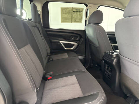 2024 Nissan Titan SV