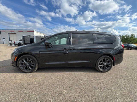 2020 Chrysler Pacifica Touring L