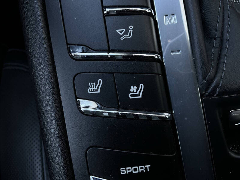 2017 Porsche Macan S