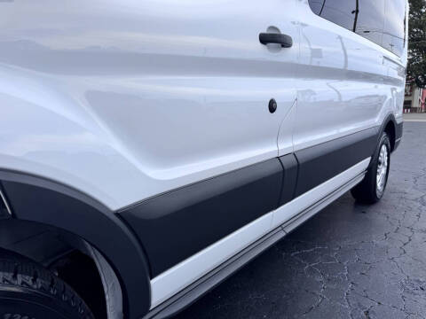 2017 Ford Transit 150 XLT