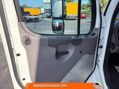 2017 Freightliner M2 106