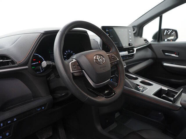 2022 Toyota Sienna XSE 7-Passenger