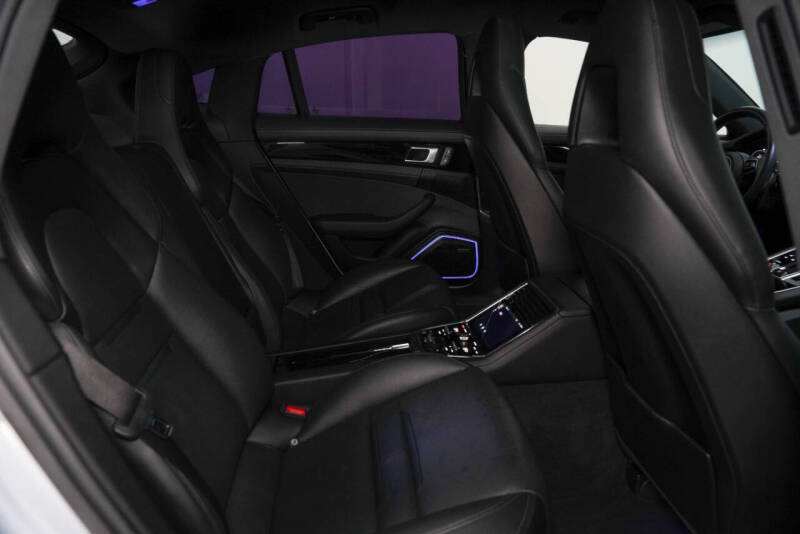 2022 Porsche Panamera Platinum Edition