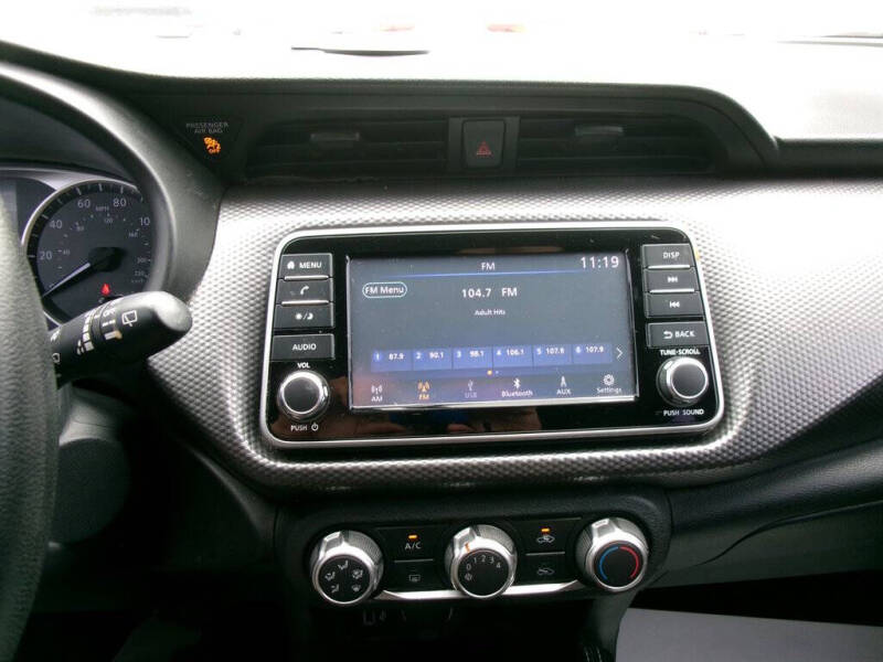 2019 Nissan Kicks S