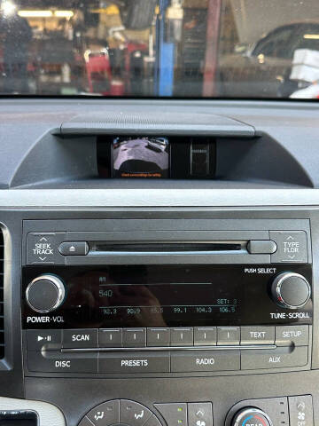 2011 Toyota Sienna LE 8-Passenger