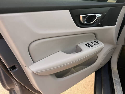 2022 Volvo S60 B5 Momentum