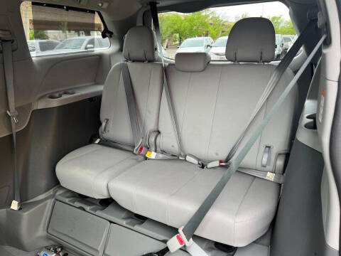 2016 Toyota Sienna XLE 8-Passenger
