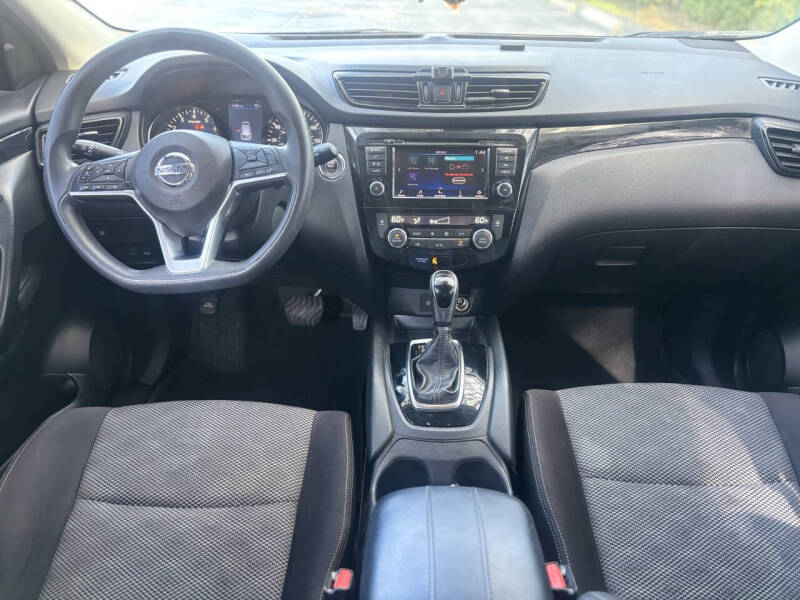 2020 Nissan Rogue Sport SV