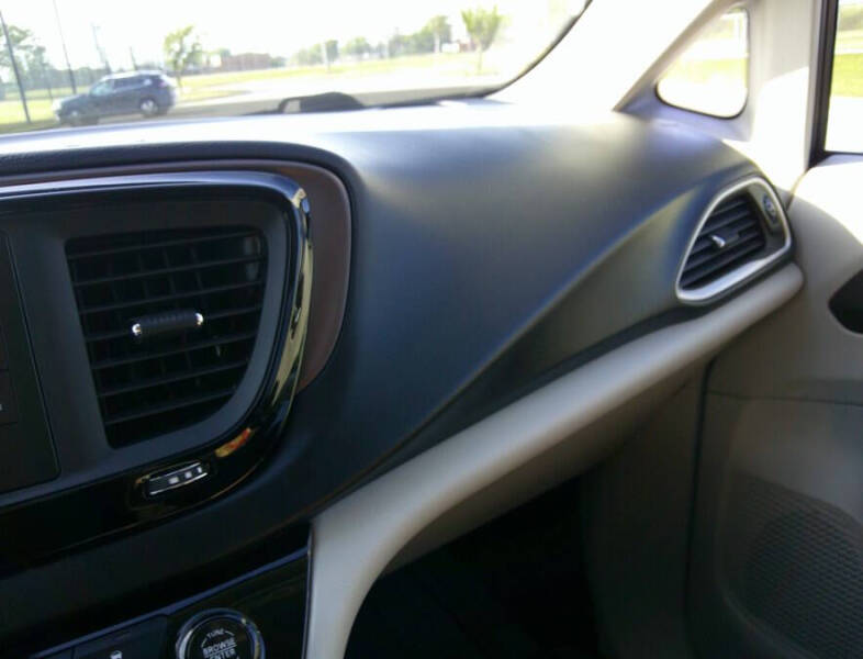 2017 Chrysler Pacifica LX