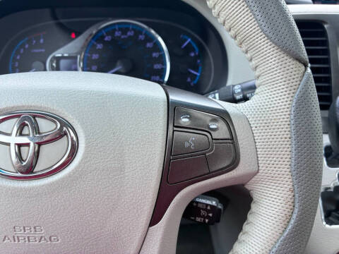 2012 Toyota Sienna