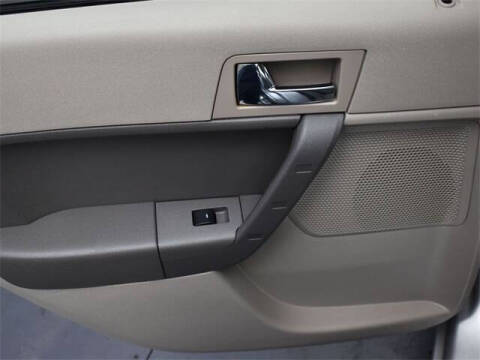 2009 Ford Focus SES