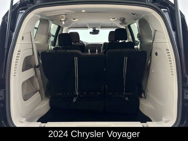 2024 Chrysler Voyager LX