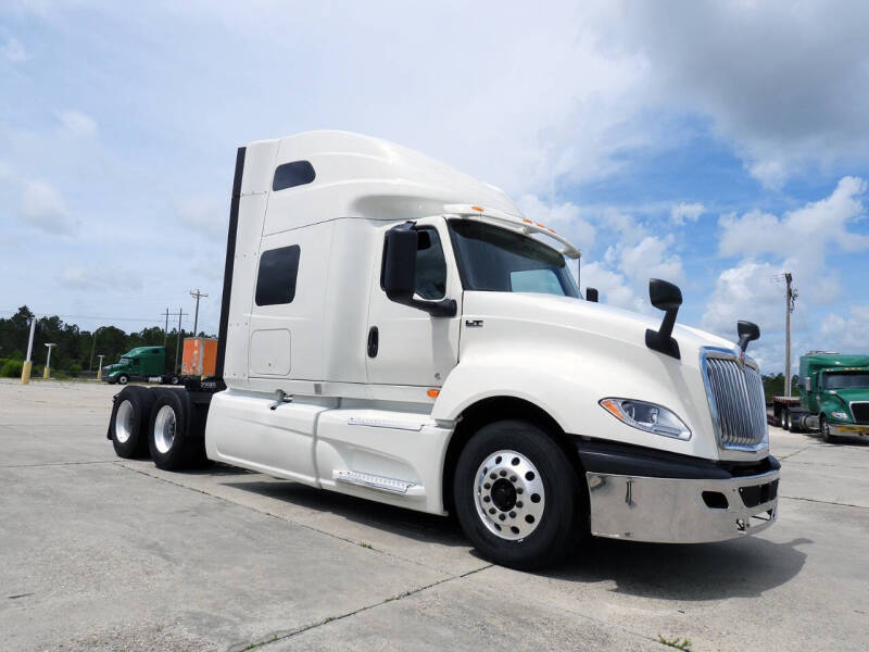 2020 International LT625