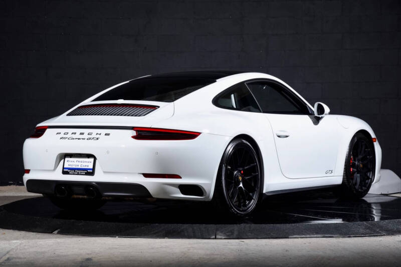 2018 Porsche 911 Carrera GTS