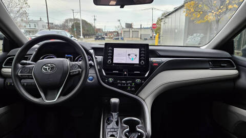 2021 Toyota Camry Hybrid LE