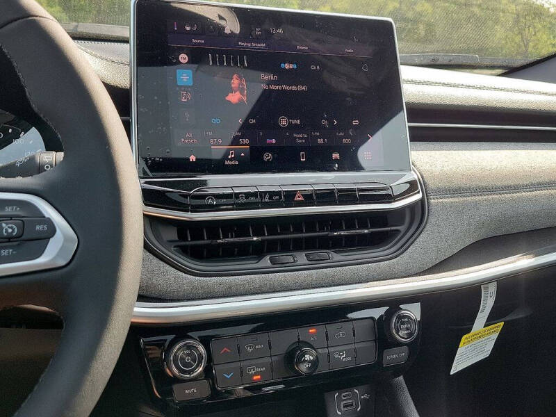 2023 Jeep Compass Latitude Lux